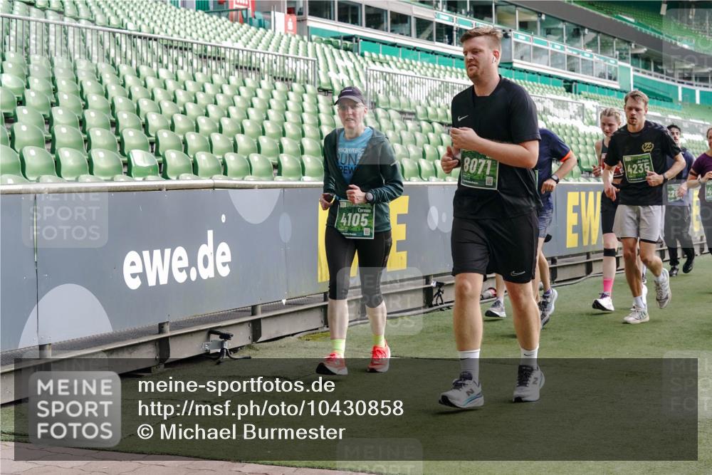 13.09.2026 - 21. swb-Marathon Bremen Michael Burmester http://msf.ph/oto/10430858 13.09.2026 13:28:24 Laufen im Stadion 111, 186, 220, 357, 364, 422, 476, 478, 597, 685, 726, 729, 829, 888, 925, 986, 1079, 1220, 1298, 1325, 1384, 1412, 1496, 1608, 1615, 1741, 1769, 1777, 1958, 1961, 1984, 2236, 2326, 2365, 2404, 2472, 2502, 2507, 2574, 2593, 2725, 2743, 2748, 2862, 2868, 2875, 2876, 2923, 2924, 2991, 3020, 3045, 3050, 3061, 3073, 3154, 3184, 3219, 3238, 3274, 3321, 3361, 3589, 3592, 3594, 3595, 3678, 3694, 3755, 3756, 3798, 3826, 3853, 3885, 3907, 3953, 3978, 3987, 4108, 4238, 4457, 4660 meine-sportfotos.de