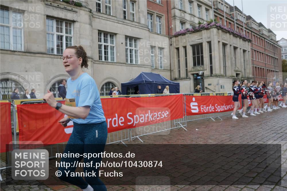 13.09.2026 - Kiel Lauf Yannick Fuchs http://msf.ph/oto/10430874 13.09.2026 11:14:20 Ziel 397, 3278, 5478, 9272, 397, 489, 4575, 8831, 9272, 9552, 9553, 9873, 270, 283, 1338, 1339, 2520, 6378, 6783, 6806, 7787, 7998, 10278, 8831, 9552, 9553, 10660 meine-sportfotos.de