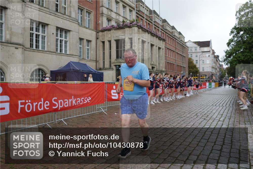 13.09.2026 - Kiel Lauf Yannick Fuchs http://msf.ph/oto/10430878 13.09.2026 11:14:23 Ziel 1338, 3278, 5478, 397, 489, 4575, 9272, 9873, 270, 283, 1339, 2520, 3706, 6378, 6783, 6806, 6905, 7787, 7998, 10278, 4575, 8831, 9552, 9553, 10660 meine-sportfotos.de