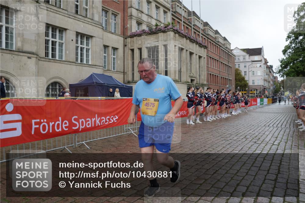 13.09.2026 - Kiel Lauf Yannick Fuchs http://msf.ph/oto/10430881 13.09.2026 11:14:23 Ziel 1338, 3278, 5478, 397, 489, 4575, 9272, 9873, 270, 283, 1339, 2520, 3706, 6378, 6783, 6806, 6905, 7787, 7998, 10278, 4575, 8831, 9552, 9553, 10660 meine-sportfotos.de