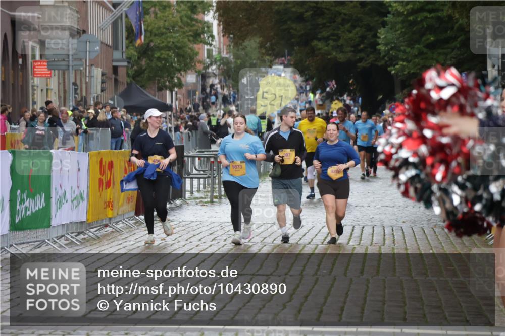 13.09.2026 - Kiel Lauf Yannick Fuchs http://msf.ph/oto/10430890 13.09.2026 11:14:28 Ziel 270, 283, 1338, 1339, 2520, 3278, 5478, 6806, 7998, 10278, 397, 489, 3278, 5478, 9272, 9873, 3706, 3707, 3708, 6378, 6783, 6905, 7787, 11482, 4575, 8831 meine-sportfotos.de
