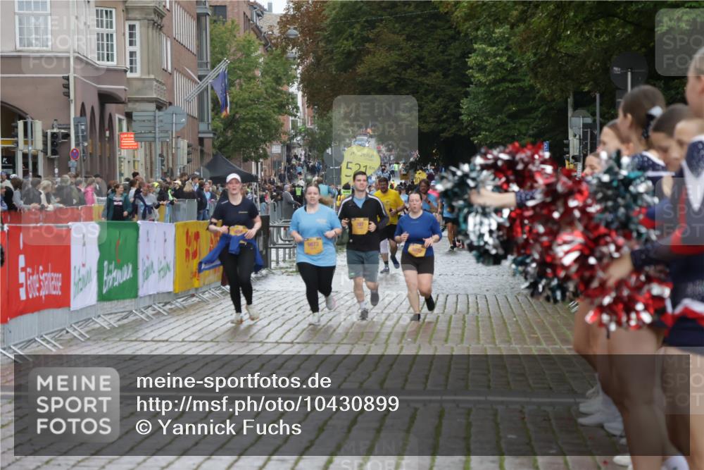 13.09.2026 - Kiel Lauf Yannick Fuchs http://msf.ph/oto/10430899 13.09.2026 11:14:30 Ziel 270, 283, 1338, 1339, 2520, 6783, 6806, 7787, 7998, 10278, 397, 489, 3278, 5478, 9272, 9873, 3706, 3707, 3708, 5601, 6378, 6905, 11482, 4575 meine-sportfotos.de