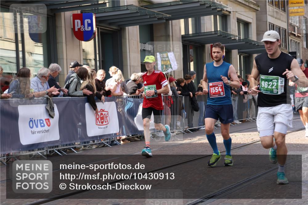 13.09.2026 - 21. swb-Marathon Bremen Strokosch-Dieckow http://msf.ph/oto/10430913 13.09.2026 13:10:48 Ziel 335, 697, 1349, 2021, 2087, 2759, 3440, 3448, 3484, 3647, 4429, 4475, 4571, 5079, 6471, 6657, 8183, 8474, 9410, 9618, 9622, 9762, 384, 640, 1181, 1385, 1498, 1554, 2347, 2605, 4023, 4727, 5066, 5152, 5155, 5168, 5314, 5387, 5620, 5648, 6267, 7115, 7136, 7881, 9659, 13248 meine-sportfotos.de