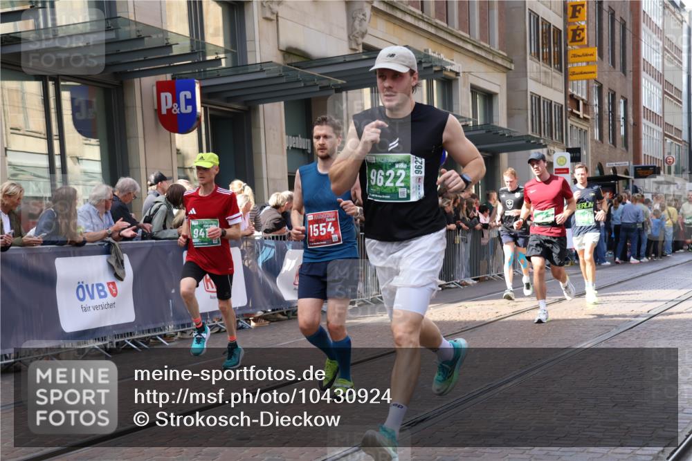 13.09.2026 - 21. swb-Marathon Bremen Strokosch-Dieckow http://msf.ph/oto/10430924 13.09.2026 13:10:49 Ziel 335, 697, 1349, 2021, 2087, 2759, 3440, 3448, 3484, 3647, 4429, 4475, 4571, 5079, 6471, 6657, 8183, 8474, 9410, 9618, 9622, 9762, 384, 1181, 1385, 1498, 1554, 2347, 2605, 4023, 4727, 5066, 5152, 5155, 5168, 5314, 5387, 5620, 5648, 6267, 7115, 7136, 7881, 9659, 13248 meine-sportfotos.de