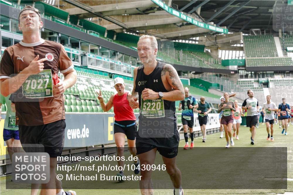 13.09.2026 - 21. swb-Marathon Bremen Michael Burmester http://msf.ph/oto/10430946 13.09.2026 13:04:00 Laufen im Stadion 209, 210, 488, 534, 565, 596, 725, 762, 881, 940, 1014, 1343, 1373, 1456, 1458, 1460, 1479, 1611, 1649, 1653, 1687, 1771, 2223, 2276, 2364, 2369, 2421, 2430, 2434, 2452, 2513, 2625, 2779, 2851, 2872, 2891, 2900, 2910, 2919, 2934, 2957, 2977, 3028, 3114, 3135, 3217, 3258, 3360, 3402, 3419, 3425, 3454, 3460, 3496, 3510, 3521, 3576, 3579, 3585, 3597, 3618, 3796, 3846, 3859, 3909, 3938, 3970, 3983, 4077, 4133, 4558, 242 meine-sportfotos.de