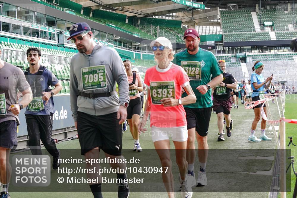 13.09.2026 - 21. swb-Marathon Bremen Michael Burmester http://msf.ph/oto/10430947 13.09.2026 13:28:28 Laufen im Stadion 111, 186, 220, 357, 422, 476, 478, 597, 685, 726, 729, 829, 888, 925, 986, 1079, 1220, 1298, 1325, 1384, 1412, 1496, 1608, 1615, 1741, 1769, 1777, 1958, 1961, 1984, 2236, 2326, 2365, 2472, 2502, 2507, 2574, 2593, 2725, 2743, 2748, 2862, 2868, 2875, 2876, 2923, 2924, 2991, 3020, 3045, 3061, 3073, 3154, 3184, 3219, 3238, 3274, 3321, 3361, 3589, 3592, 3594, 3595, 3678, 3694, 3755, 3756, 3798, 3826, 3853, 3885, 3907, 3953, 3965, 3971, 3978, 3987, 4108, 4238, 4457, 4660 meine-sportfotos.de
