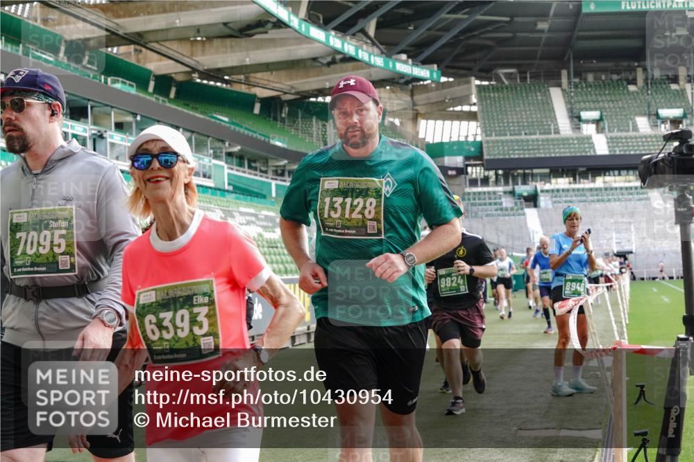 13.09.2026 - 21. swb-Marathon Bremen Michael Burmester http://msf.ph/oto/10430954 13.09.2026 13:28:29 Laufen im Stadion 111, 186, 220, 357, 422, 476, 478, 597, 685, 726, 729, 754, 829, 888, 925, 986, 1079, 1220, 1298, 1325, 1384, 1412, 1496, 1608, 1615, 1741, 1769, 1777, 1958, 1961, 1984, 2236, 2326, 2365, 2472, 2502, 2507, 2574, 2593, 2725, 2743, 2748, 2862, 2868, 2875, 2876, 2923, 2924, 2991, 3020, 3045, 3061, 3073, 3154, 3184, 3219, 3238, 3274, 3321, 3361, 3589, 3592, 3594, 3595, 3678, 3694, 3755, 3756, 3798, 3826, 3853, 3885, 3907, 3953, 3965, 3971, 3978, 3987, 4108, 4238, 4457, 4660 meine-sportfotos.de
