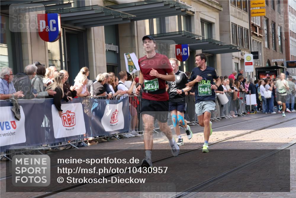 13.09.2026 - 21. swb-Marathon Bremen Strokosch-Dieckow http://msf.ph/oto/10430957 13.09.2026 13:10:50 Ziel 335, 697, 1349, 2021, 2087, 2759, 3440, 3448, 3484, 3647, 4429, 4475, 4571, 5079, 6274, 6471, 6657, 8183, 8474, 9410, 9618, 9622, 9762, 384, 1181, 1385, 1498, 1554, 2347, 2605, 4023, 4727, 5066, 5152, 5155, 5168, 5314, 5387, 5620, 5648, 6267, 7115, 7136, 7881, 9659, 13248 meine-sportfotos.de