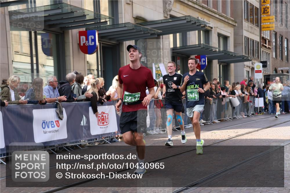 13.09.2026 - 21. swb-Marathon Bremen Strokosch-Dieckow http://msf.ph/oto/10430965 13.09.2026 13:10:51 Ziel 335, 697, 1349, 2021, 2087, 2759, 3440, 3448, 3484, 3647, 4429, 4475, 4571, 5079, 6274, 6471, 6657, 8183, 8474, 9410, 9618, 9622, 9762, 384, 1181, 1385, 1498, 1554, 2347, 2605, 4023, 4475, 4727, 5066, 5152, 5155, 5168, 5314, 5387, 5620, 5648, 6267, 7115, 7136, 7881, 9659, 13248 meine-sportfotos.de