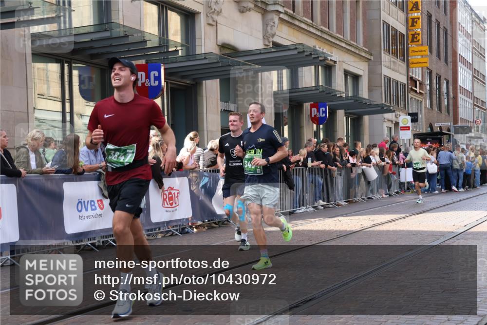 13.09.2026 - 21. swb-Marathon Bremen Strokosch-Dieckow http://msf.ph/oto/10430972 13.09.2026 13:10:51 Ziel 335, 697, 1349, 2021, 2087, 2759, 3440, 3448, 3484, 3647, 4429, 4475, 4571, 5079, 6274, 6471, 6657, 8183, 8474, 9410, 9618, 9622, 9762, 384, 1181, 1385, 1498, 1554, 2347, 2605, 4023, 4475, 4727, 5066, 5152, 5155, 5168, 5314, 5387, 5620, 5648, 6267, 7115, 7136, 7881, 9659, 13248 meine-sportfotos.de