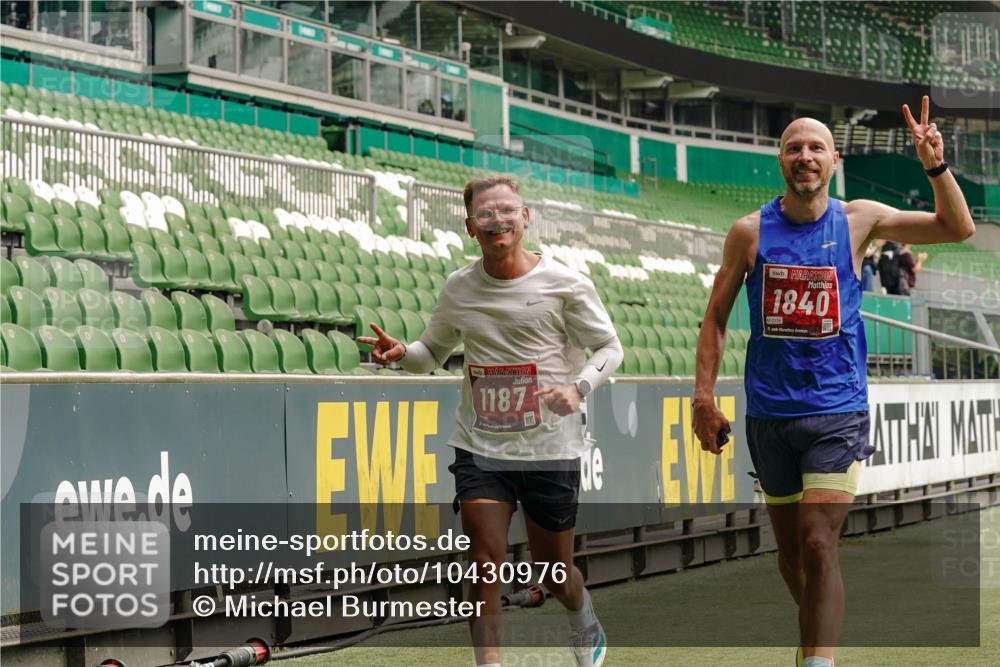 13.09.2026 - 21. swb-Marathon Bremen Michael Burmester http://msf.ph/oto/10430976 13.09.2026 12:25:52 Laufen im Stadion 206, 322, 447, 814, 841, 875, 968, 1187, 1313, 1544, 1840, 2044, 2143, 129, 236, 642 meine-sportfotos.de
