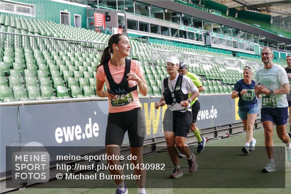 13.09.2026 - 21. swb-Marathon Bremen Michael Burmester http://msf.ph/oto/10430982 13.09.2026 13:28:31 Laufen im Stadion 111, 220, 357, 422, 476, 478, 597, 685, 726, 729, 754, 829, 888, 925, 986, 1079, 1220, 1298, 1325, 1384, 1412, 1496, 1608, 1615, 1741, 1769, 1777, 1958, 1961, 1984, 2236, 2326, 2365, 2472, 2502, 2507, 2574, 2593, 2725, 2743, 2862, 2868, 2875, 2876, 2923, 2924, 2991, 3020, 3045, 3061, 3073, 3154, 3184, 3219, 3238, 3274, 3321, 3361, 3589, 3592, 3594, 3595, 3678, 3694, 3755, 3798, 3826, 3853, 3885, 3907, 3953, 3965, 3971, 3978, 3987, 4108, 4238, 4457, 4660 meine-sportfotos.de