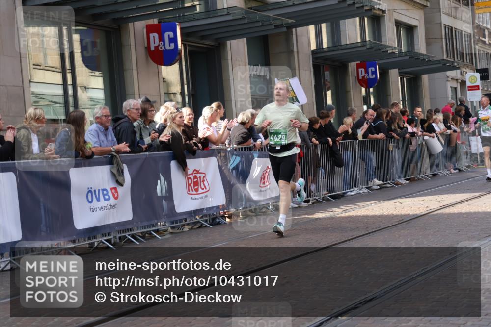 13.09.2026 - 21. swb-Marathon Bremen Strokosch-Dieckow http://msf.ph/oto/10431017 13.09.2026 13:10:54 Ziel 335, 697, 1349, 2021, 2087, 3440, 3448, 3484, 3647, 3899, 4429, 5079, 6274, 6471, 6657, 8183, 8474, 9291, 9410, 9618, 9622, 9762, 384, 1181, 1385, 1498, 1554, 2021, 2347, 2759, 4023, 4475, 4571, 4727, 5066, 5152, 5155, 5168, 5314, 5387, 5620, 5648, 7115, 7136, 9622, 9659, 13248 meine-sportfotos.de