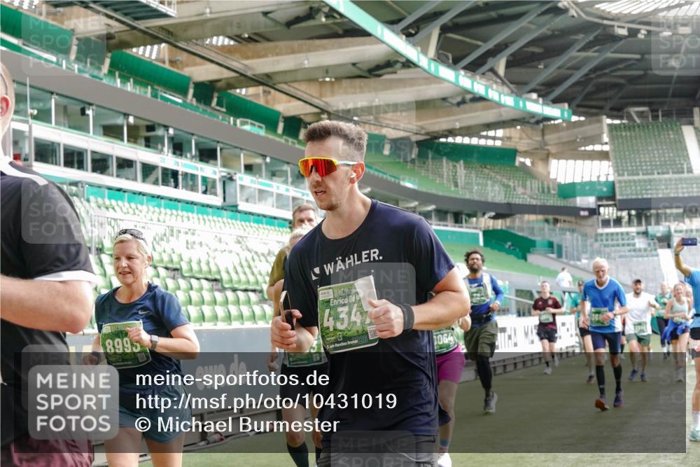 13.09.2026 - 21. swb-Marathon Bremen Michael Burmester http://msf.ph/oto/10431019 13.09.2026 13:28:33 Laufen im Stadion 111, 220, 357, 422, 476, 478, 597, 685, 726, 729, 754, 829, 888, 925, 986, 1079, 1220, 1298, 1325, 1384, 1412, 1496, 1608, 1615, 1741, 1769, 1777, 1958, 1961, 1984, 2236, 2326, 2365, 2472, 2502, 2507, 2574, 2593, 2725, 2743, 2862, 2868, 2875, 2876, 2923, 2924, 2991, 3020, 3045, 3061, 3073, 3154, 3184, 3219, 3238, 3274, 3321, 3361, 3589, 3592, 3594, 3595, 3678, 3694, 3755, 3798, 3826, 3853, 3885, 3907, 3953, 3965, 3971, 3978, 3987, 4011, 4108, 4238, 4457, 4660 meine-sportfotos.de