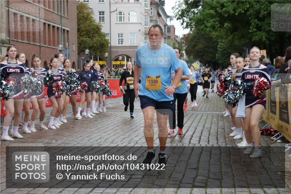 13.09.2026 - Kiel Lauf Yannick Fuchs http://msf.ph/oto/10431022 13.09.2026 11:14:58 Ziel 5601, 9273, 10116, 10124, 270, 283, 1338, 1339, 2520, 3706, 3707, 3708, 6378, 6783, 6806, 6905, 7787, 7998, 10278, 11482, 2092, 1338, 3278, 5478 meine-sportfotos.de