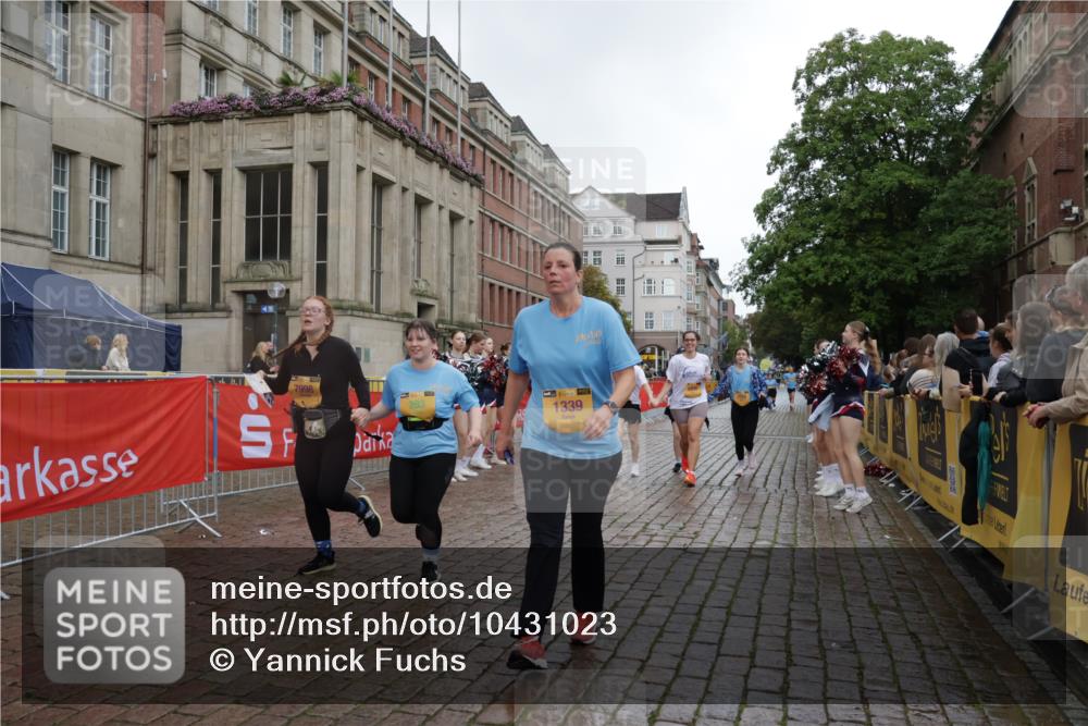 13.09.2026 - Kiel Lauf Yannick Fuchs http://msf.ph/oto/10431023 13.09.2026 11:15:02 Ziel 10116, 10124, 270, 283, 1339, 2520, 3706, 3707, 3708, 5601, 6378, 6783, 6806, 6905, 7787, 7998, 9273, 10278, 11482, 2092, 2401, 283, 1338, 1339, 7998 meine-sportfotos.de
