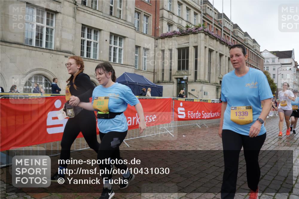 13.09.2026 - Kiel Lauf Yannick Fuchs http://msf.ph/oto/10431030 13.09.2026 11:15:03 Ziel 10116, 10124, 270, 283, 1339, 2520, 3706, 3707, 3708, 5601, 6378, 6783, 6806, 6905, 7787, 7998, 9273, 10278, 11482, 2092, 2401, 283, 1338, 1339, 2520, 6806, 7998, 10278 meine-sportfotos.de