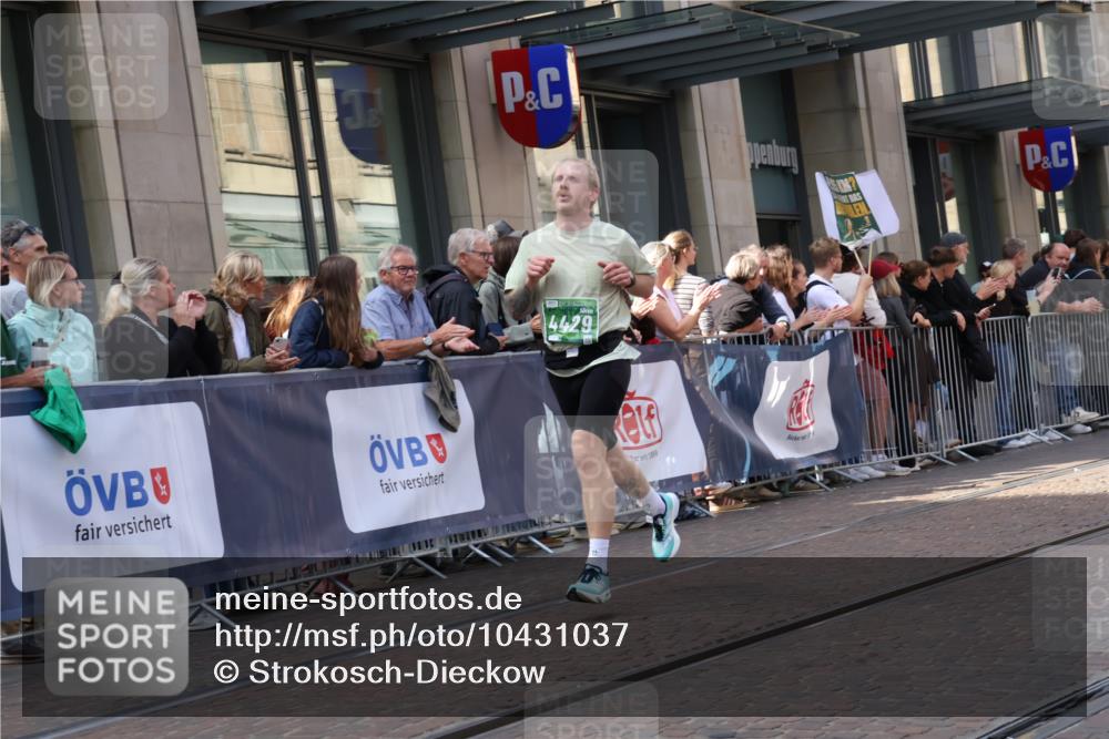 13.09.2026 - 21. swb-Marathon Bremen Strokosch-Dieckow http://msf.ph/oto/10431037 13.09.2026 13:10:55 Ziel 335, 697, 1349, 2087, 3440, 3448, 3484, 3647, 3899, 4429, 5079, 6274, 6471, 6657, 8183, 8474, 9291, 9410, 9618, 9762, 384, 1181, 1385, 1498, 1554, 2021, 2347, 2759, 4023, 4475, 4571, 4727, 5066, 5079, 5152, 5155, 5168, 5314, 5387, 5648, 7115, 7136, 9622, 9659, 13248 meine-sportfotos.de