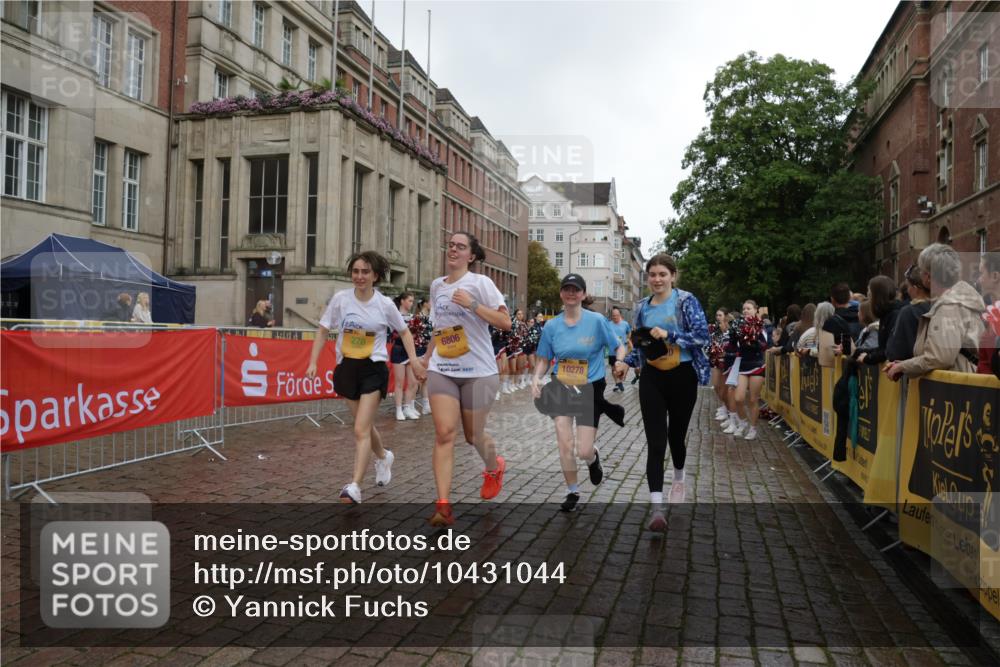 13.09.2026 - Kiel Lauf Yannick Fuchs http://msf.ph/oto/10431044 13.09.2026 11:15:05 Ziel 2092, 10116, 10124, 270, 2520, 3706, 3707, 3708, 5601, 6378, 6783, 6806, 6905, 7787, 9273, 10278, 11482, 155, 2401, 270, 283, 1338, 1339, 2520, 6806, 7998, 10278 meine-sportfotos.de