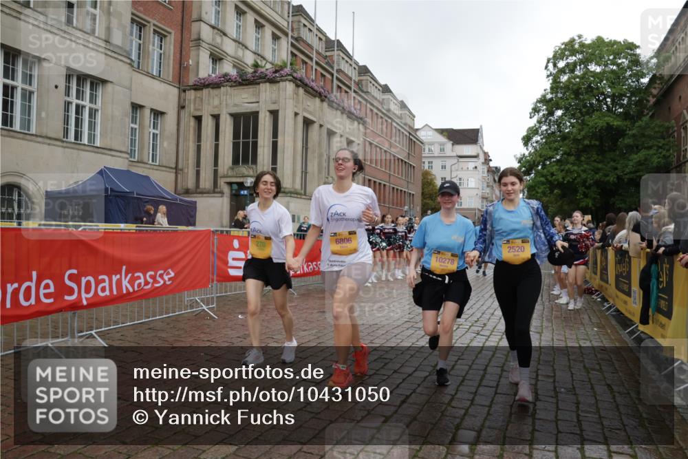 13.09.2026 - Kiel Lauf Yannick Fuchs http://msf.ph/oto/10431050 13.09.2026 11:15:05 Ziel 2092, 10116, 10124, 270, 2520, 3706, 3707, 3708, 5601, 6378, 6783, 6806, 6905, 7787, 9273, 10278, 11482, 155, 2401, 270, 283, 1338, 1339, 2520, 6806, 7998, 10278 meine-sportfotos.de