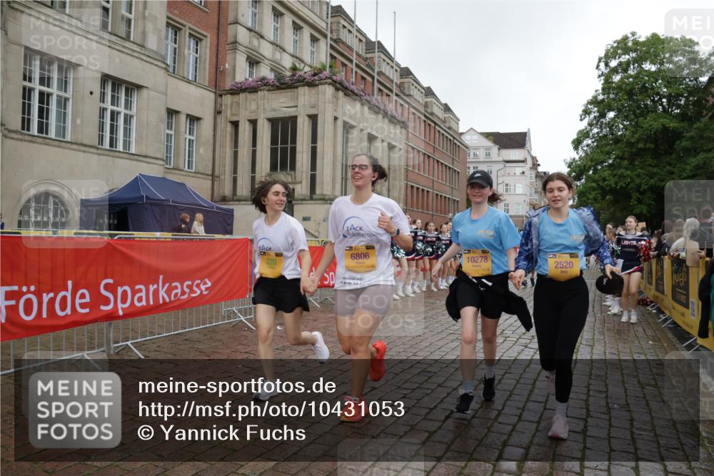 13.09.2026 - Kiel Lauf Yannick Fuchs http://msf.ph/oto/10431053 13.09.2026 11:15:05 Ziel 2092, 10116, 10124, 270, 2520, 3706, 3707, 3708, 5601, 6378, 6783, 6806, 6905, 7787, 9273, 10278, 11482, 155, 2401, 270, 283, 1338, 1339, 2520, 6806, 7998, 10278 meine-sportfotos.de