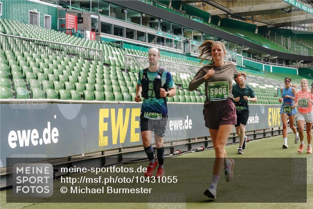 13.09.2026 - 21. swb-Marathon Bremen Michael Burmester http://msf.ph/oto/10431055 13.09.2026 13:04:04 Laufen im Stadion 178, 209, 210, 488, 534, 565, 596, 725, 762, 881, 940, 1014, 1239, 1343, 1373, 1456, 1458, 1460, 1479, 1611, 1649, 1653, 1687, 1771, 2223, 2276, 2364, 2369, 2421, 2430, 2434, 2452, 2513, 2625, 2779, 2851, 2867, 2872, 2891, 2900, 2910, 2919, 2934, 2957, 2977, 3028, 3114, 3135, 3217, 3258, 3360, 3402, 3419, 3425, 3454, 3460, 3496, 3510, 3521, 3576, 3579, 3585, 3597, 3618, 3796, 3846, 3859, 3909, 3938, 3970, 3983, 4077, 4133, 242 meine-sportfotos.de