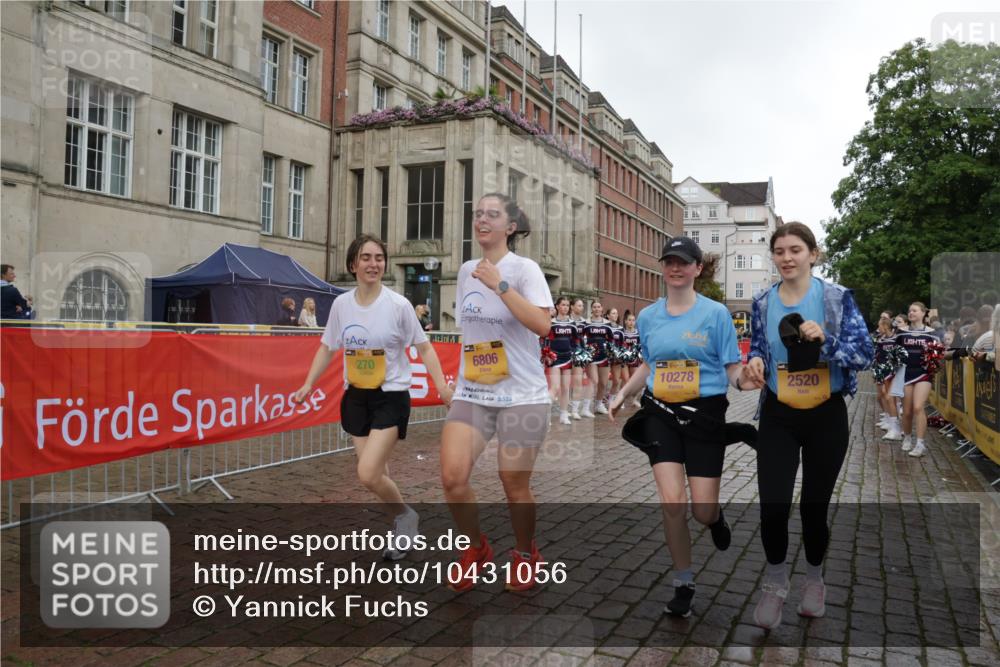 13.09.2026 - Kiel Lauf Yannick Fuchs http://msf.ph/oto/10431056 13.09.2026 11:15:05 Ziel 2092, 10116, 10124, 270, 2520, 3706, 3707, 3708, 5601, 6378, 6783, 6806, 6905, 7787, 9273, 10278, 11482, 155, 2401, 270, 283, 1338, 1339, 2520, 6806, 7998, 10278 meine-sportfotos.de