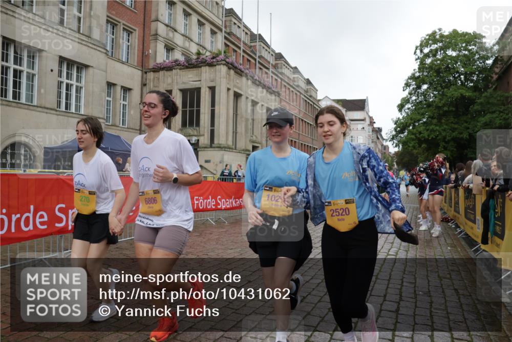 13.09.2026 - Kiel Lauf Yannick Fuchs http://msf.ph/oto/10431062 13.09.2026 11:15:06 Ziel 2092, 10116, 10124, 270, 2520, 3706, 3707, 3708, 5601, 6378, 6783, 6806, 6905, 7787, 9273, 10278, 11482, 155, 2401, 5327, 11871, 270, 283, 1338, 1339, 2520, 6806, 7998, 10278 meine-sportfotos.de