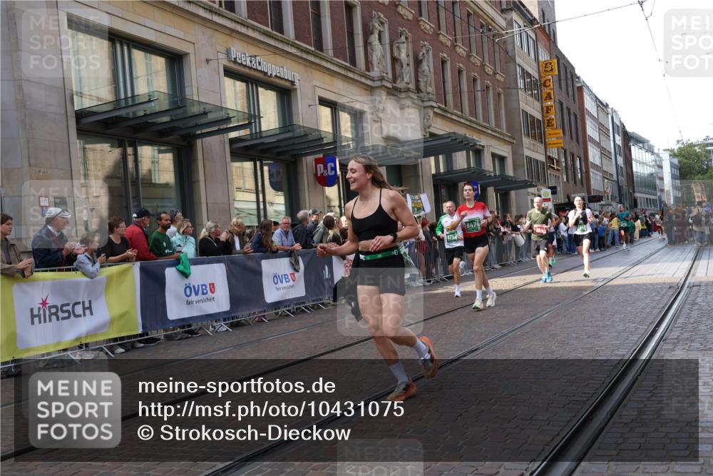 13.09.2026 - 21. swb-Marathon Bremen Strokosch-Dieckow http://msf.ph/oto/10431075 13.09.2026 13:10:56 Ziel 335, 697, 1349, 2087, 3440, 3448, 3484, 3647, 3899, 4429, 6274, 6471, 6657, 8183, 8474, 9291, 9410, 9618, 9762, 384, 1181, 1385, 1498, 1554, 2021, 2347, 2759, 4023, 4475, 4571, 4727, 5066, 5079, 5152, 5155, 5168, 5314, 5387, 5648, 6657, 7115, 7136, 9622, 9659, 13248 meine-sportfotos.de
