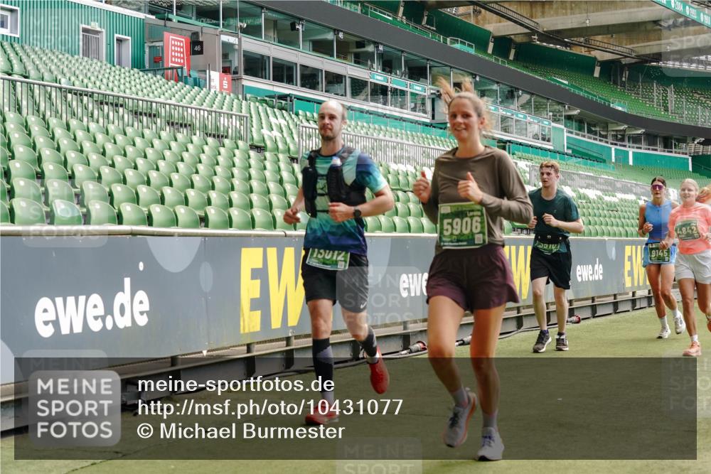 13.09.2026 - 21. swb-Marathon Bremen Michael Burmester http://msf.ph/oto/10431077 13.09.2026 13:04:04 Laufen im Stadion 178, 209, 210, 488, 534, 565, 596, 725, 762, 881, 940, 1014, 1239, 1343, 1373, 1456, 1458, 1460, 1479, 1611, 1649, 1653, 1687, 1771, 2223, 2276, 2364, 2369, 2421, 2430, 2434, 2452, 2513, 2625, 2779, 2851, 2867, 2872, 2891, 2900, 2910, 2919, 2934, 2957, 2977, 3028, 3114, 3135, 3217, 3258, 3360, 3402, 3419, 3425, 3454, 3460, 3496, 3510, 3521, 3576, 3579, 3585, 3597, 3618, 3796, 3846, 3859, 3909, 3938, 3970, 3983, 4077, 4133, 242 meine-sportfotos.de