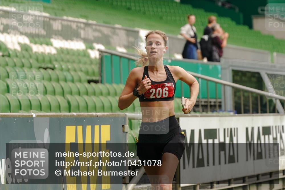 13.09.2026 - 21. swb-Marathon Bremen Michael Burmester http://msf.ph/oto/10431078 13.09.2026 12:26:12 Laufen im Stadion 206, 238, 322, 447, 814, 841, 875, 968, 1187, 1313, 1840, 2044, 2143, 129, 236, 1567 meine-sportfotos.de
