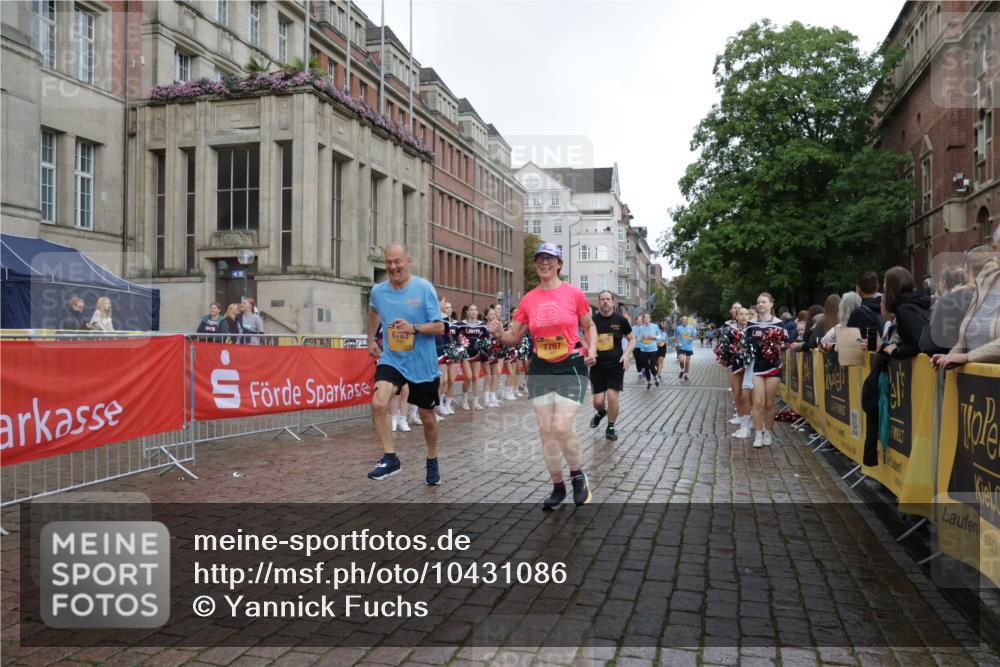 13.09.2026 - Kiel Lauf Yannick Fuchs http://msf.ph/oto/10431086 13.09.2026 11:15:09 Ziel 2092, 10116, 10124, 3706, 3707, 3708, 5601, 6378, 6783, 6905, 7787, 9273, 11482, 155, 2401, 5327, 11871, 270, 283, 1339, 2520, 6783, 6806, 7787, 7998, 10278 meine-sportfotos.de