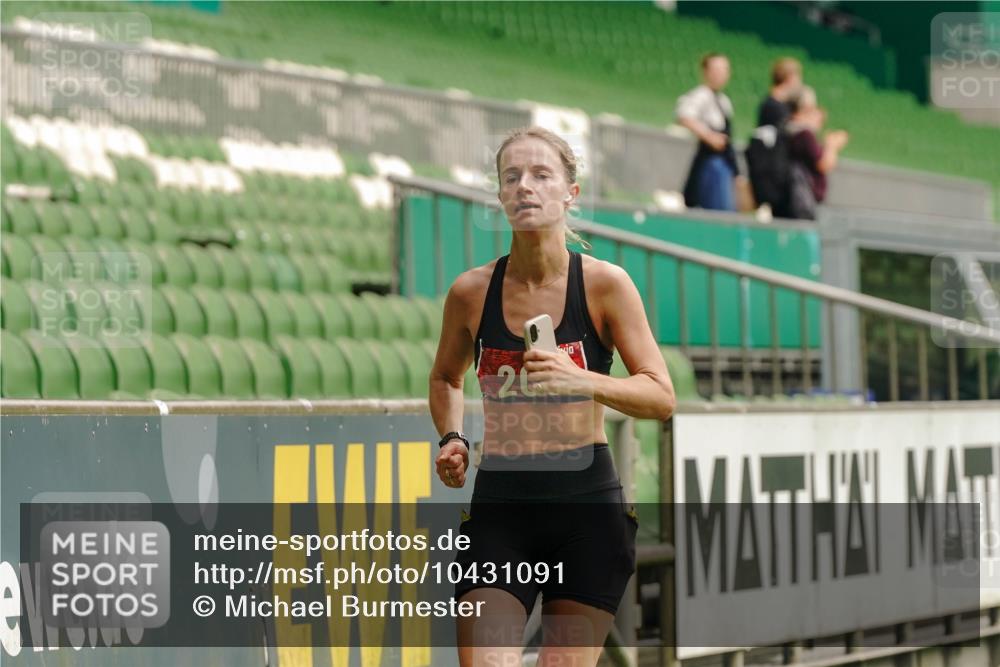 13.09.2026 - 21. swb-Marathon Bremen Michael Burmester http://msf.ph/oto/10431091 13.09.2026 12:26:12 Laufen im Stadion 206, 238, 322, 447, 814, 841, 875, 968, 1187, 1313, 1840, 2044, 2143, 129, 236, 1567 meine-sportfotos.de