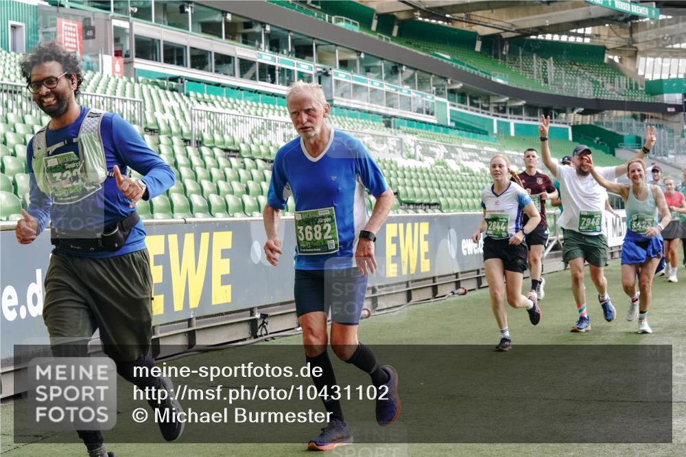 13.09.2026 - 21. swb-Marathon Bremen Michael Burmester http://msf.ph/oto/10431102 13.09.2026 13:28:38 Laufen im Stadion 111, 220, 357, 422, 476, 478, 597, 685, 726, 729, 754, 829, 888, 925, 986, 1079, 1220, 1298, 1325, 1384, 1412, 1496, 1608, 1615, 1741, 1769, 1777, 1958, 1961, 1984, 2236, 2326, 2365, 2436, 2472, 2502, 2574, 2593, 2725, 2743, 2862, 2868, 2876, 2923, 2924, 2991, 3020, 3045, 3061, 3073, 3129, 3154, 3184, 3219, 3238, 3274, 3321, 3361, 3589, 3592, 3594, 3595, 3605, 3678, 3694, 3755, 3758, 3798, 3826, 3853, 3885, 3907, 3953, 3965, 3971, 3978, 3987, 4011, 4108, 4238, 4457, 4660 meine-sportfotos.de