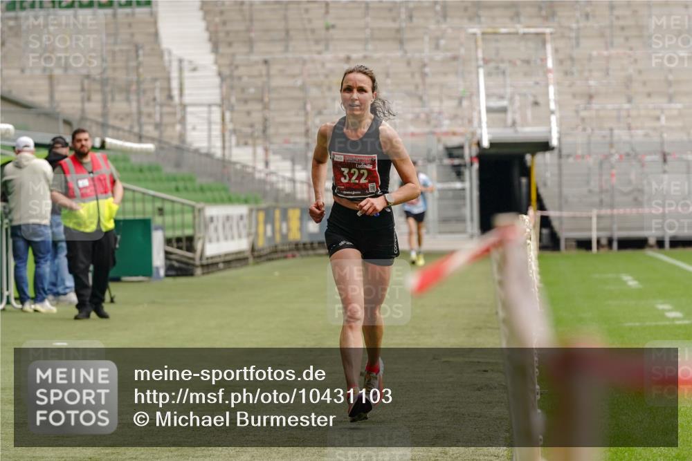 13.09.2026 - 21. swb-Marathon Bremen Michael Burmester http://msf.ph/oto/10431103 13.09.2026 12:26:16 Laufen im Stadion 206, 238, 322, 447, 814, 841, 875, 968, 1187, 1313, 1840, 2044, 2143, 129, 236, 798, 1567 meine-sportfotos.de
