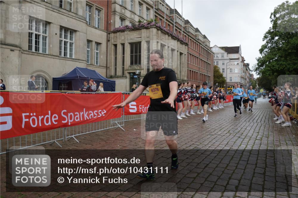 13.09.2026 - Kiel Lauf Yannick Fuchs http://msf.ph/oto/10431111 13.09.2026 11:15:12 Ziel 2092, 3706, 3707, 3708, 5601, 6378, 6905, 9273, 10116, 10124, 11482, 155, 2401, 3087, 5327, 11871, 270, 2520, 6378, 6783, 6806, 7787, 10278 meine-sportfotos.de
