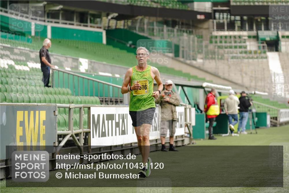 13.09.2026 - 21. swb-Marathon Bremen Michael Burmester http://msf.ph/oto/10431120 13.09.2026 10:22:20 Laufen im Stadion 10244, 10302, 10441, 10575, 10926, 11083, 11127, 11142, 11198, 11227, 11338, 11454, 11619, 11738, 11854, 11916, 11944, 12003, 12209, 12370, 12395, 12456, 12513, 12520, 12538, 13507, 13513, 13519, 13535, 13539, 13548, 13551, 13553, 13559, 13568, 13575, 13584, 13587, 13606, 13608, 13616, 13636, 13641, 13642, 10366, 10475, 11481, 11652, 12457, 13504, 13530, 13533, 13534, 13536, 13541, 13543, 13554, 13564 meine-sportfotos.de