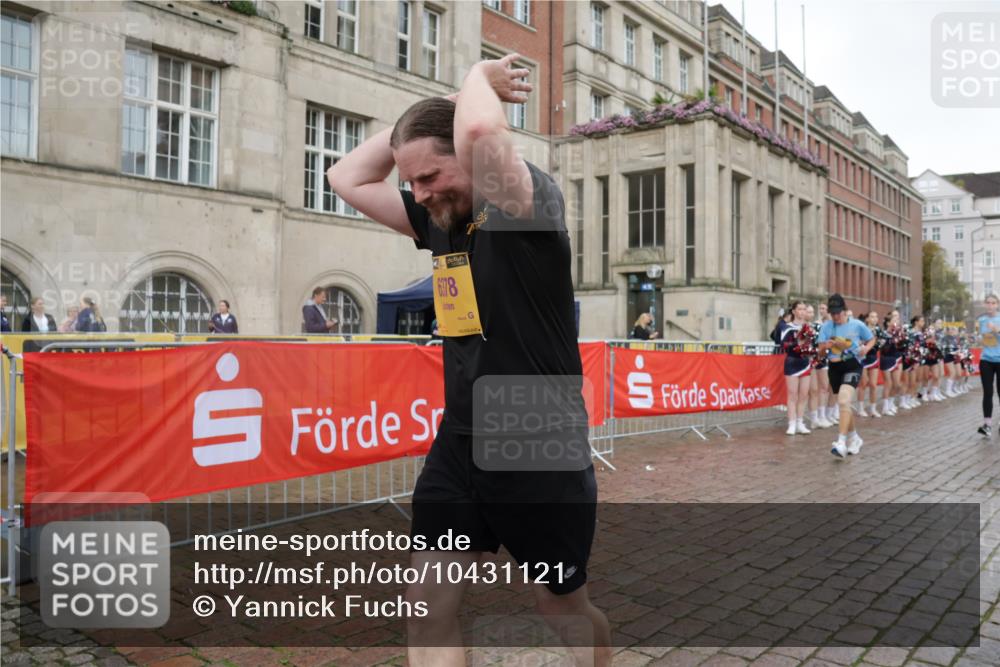13.09.2026 - Kiel Lauf Yannick Fuchs http://msf.ph/oto/10431121 13.09.2026 11:15:12 Ziel 2092, 3706, 3707, 3708, 5601, 6378, 6905, 9273, 10116, 10124, 11482, 155, 2401, 3087, 5327, 11871, 270, 2520, 6378, 6783, 6806, 7787, 10278 meine-sportfotos.de