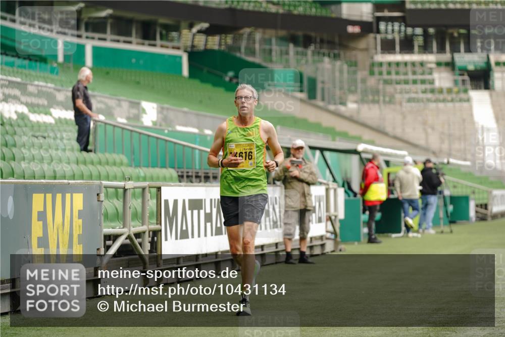 13.09.2026 - 21. swb-Marathon Bremen Michael Burmester http://msf.ph/oto/10431134 13.09.2026 10:22:20 Laufen im Stadion 10244, 10302, 10441, 10575, 10926, 11083, 11127, 11142, 11198, 11227, 11338, 11454, 11619, 11738, 11854, 11916, 11944, 12003, 12209, 12370, 12395, 12456, 12513, 12520, 12538, 13507, 13513, 13519, 13535, 13539, 13548, 13551, 13553, 13559, 13568, 13575, 13584, 13587, 13606, 13608, 13616, 13636, 13641, 13642, 10366, 10475, 11481, 11652, 12457, 13504, 13530, 13533, 13534, 13536, 13541, 13543, 13554, 13564 meine-sportfotos.de