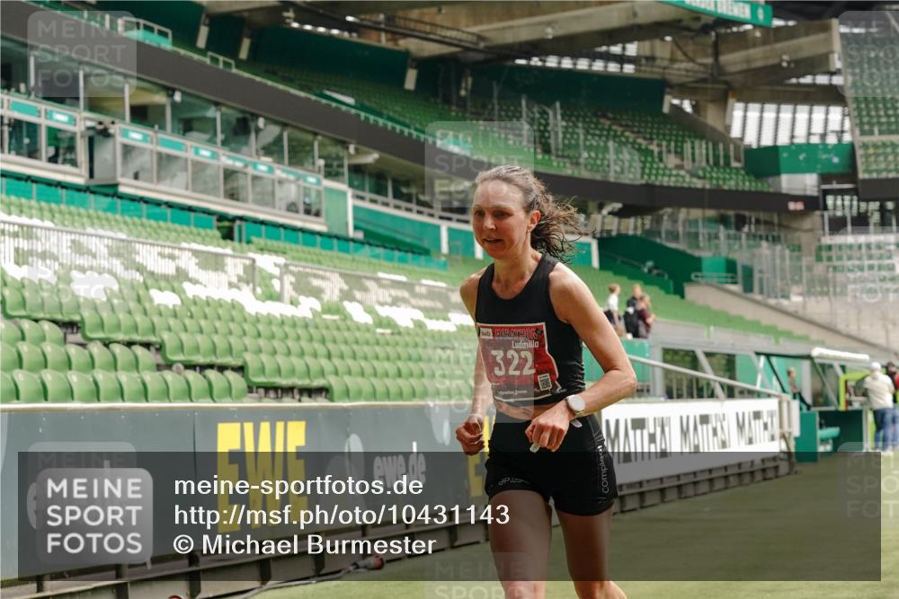 13.09.2026 - 21. swb-Marathon Bremen Michael Burmester http://msf.ph/oto/10431143 13.09.2026 12:26:21 Laufen im Stadion 206, 238, 322, 447, 814, 841, 875, 968, 1187, 1313, 1840, 2044, 2143, 129, 236, 798, 1567 meine-sportfotos.de