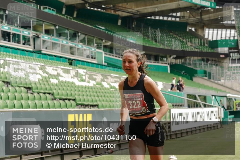 13.09.2026 - 21. swb-Marathon Bremen Michael Burmester http://msf.ph/oto/10431150 13.09.2026 12:26:21 Laufen im Stadion 206, 238, 322, 447, 814, 841, 875, 968, 1187, 1313, 1840, 2044, 2143, 129, 236, 798, 1567 meine-sportfotos.de
