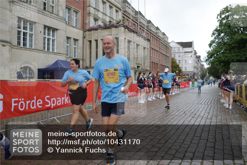 13.09.2026 - Kiel Lauf Yannick Fuchs http://msf.ph/oto/10431170 13.09.2026 11:15:18 Ziel 2092, 2401, 3707, 3708, 5601, 9273, 10116, 10124, 11482, 155, 1246, 3087, 5327, 11871, 12831, 12832, 12833, 12834, 3706, 3707, 3708, 6378, 6905, 11482 meine-sportfotos.de
