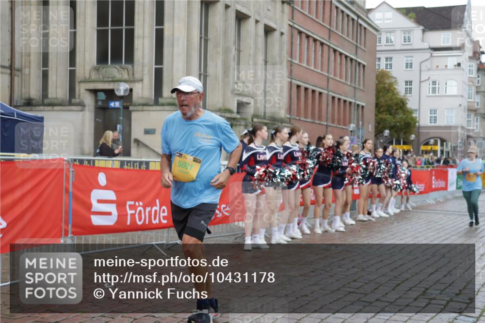 13.09.2026 - Kiel Lauf Yannick Fuchs http://msf.ph/oto/10431178 13.09.2026 11:15:20 Ziel 155, 2401, 2092, 5601, 9273, 10116, 10124, 11482, 1246, 3087, 5327, 11871, 12831, 12832, 12833, 12834, 3706, 3707, 3708, 6378, 6905, 11482 meine-sportfotos.de