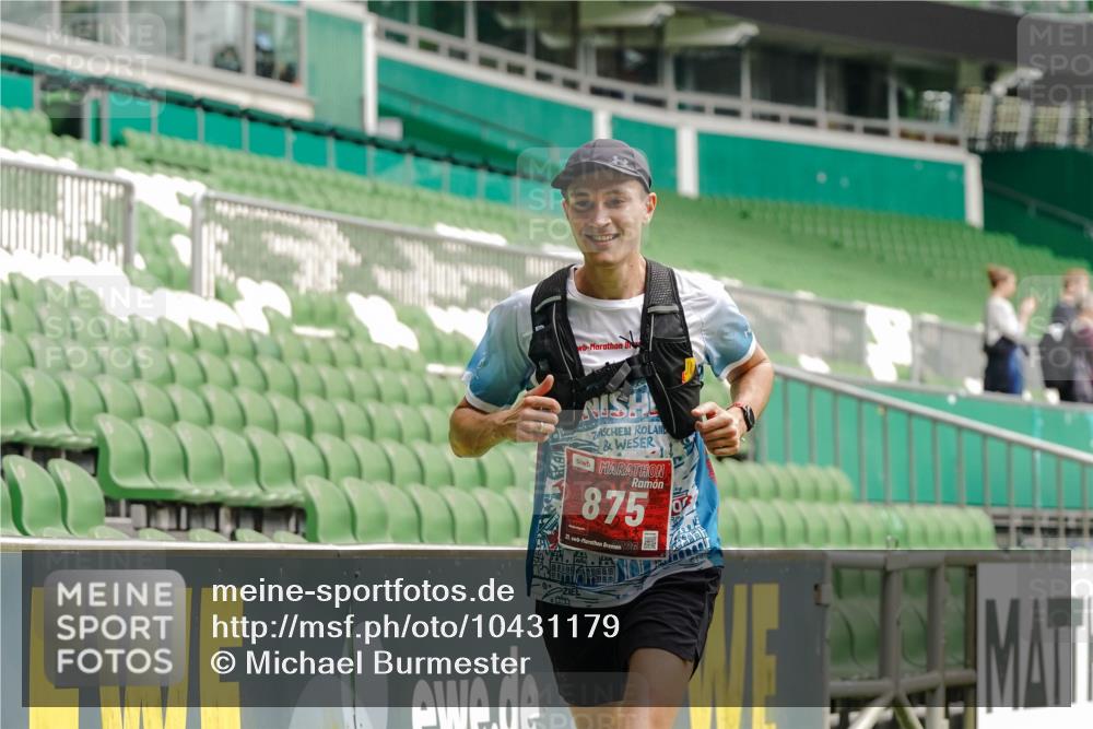 13.09.2026 - 21. swb-Marathon Bremen Michael Burmester http://msf.ph/oto/10431179 13.09.2026 12:26:40 Laufen im Stadion 103, 206, 238, 322, 447, 841, 875, 968, 1187, 1840, 2032, 2044, 2143, 129, 236, 289, 798, 1483, 1490, 1567 meine-sportfotos.de