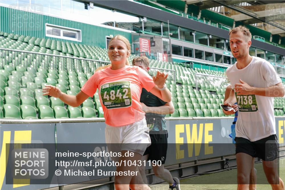 13.09.2026 - 21. swb-Marathon Bremen Michael Burmester http://msf.ph/oto/10431190 13.09.2026 13:04:07 Laufen im Stadion 178, 209, 210, 488, 534, 565, 596, 725, 762, 881, 940, 1014, 1239, 1343, 1373, 1456, 1458, 1460, 1479, 1611, 1649, 1653, 1656, 1687, 1771, 2223, 2276, 2369, 2421, 2430, 2434, 2452, 2513, 2625, 2723, 2779, 2851, 2867, 2872, 2891, 2900, 2910, 2919, 2934, 2957, 2977, 3028, 3114, 3135, 3217, 3320, 3360, 3402, 3419, 3425, 3454, 3460, 3496, 3510, 3521, 3576, 3579, 3585, 3597, 3618, 3796, 3846, 3859, 3909, 3938, 3970, 3983, 4077, 4133, 242 meine-sportfotos.de