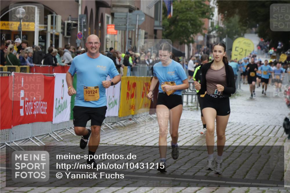 13.09.2026 - Kiel Lauf Yannick Fuchs http://msf.ph/oto/10431215 13.09.2026 11:15:28 Ziel 155, 1246, 2401, 3087, 5327, 11871, 12831, 12832, 12833, 12834, 2092, 10116, 10124, 9175, 5601, 9273 meine-sportfotos.de