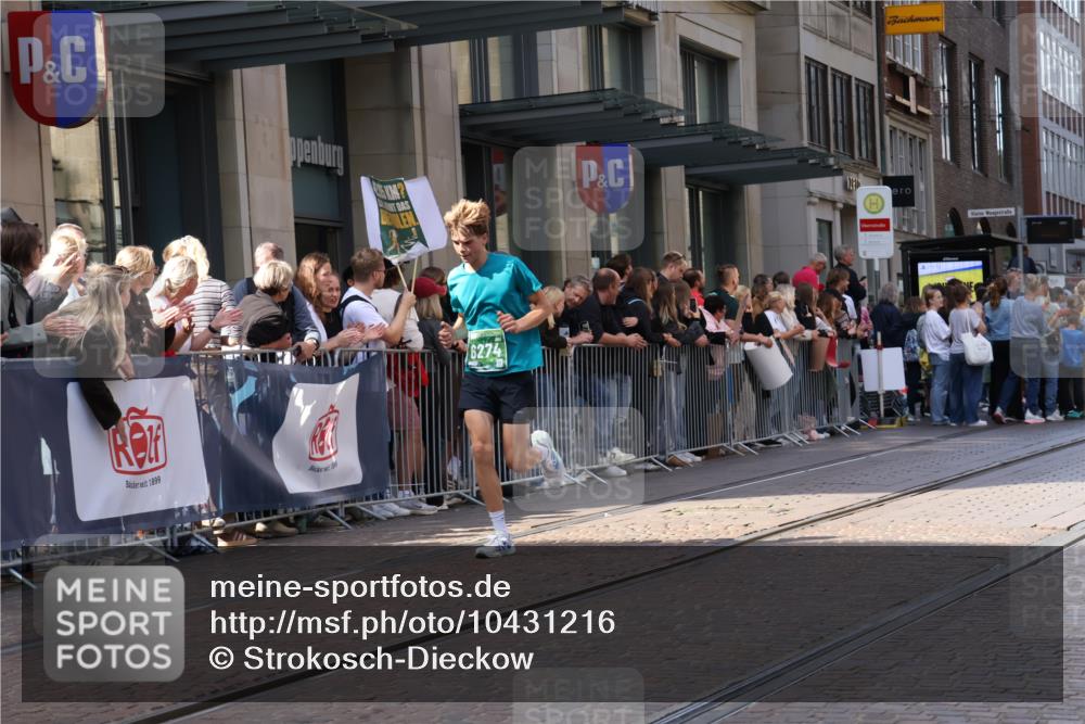 13.09.2026 - 21. swb-Marathon Bremen Strokosch-Dieckow http://msf.ph/oto/10431216 13.09.2026 13:11:02 Ziel 382, 1349, 2087, 3440, 3448, 3484, 3647, 3899, 4429, 6274, 7109, 8474, 9291, 9618, 9762, 335, 384, 697, 1385, 1498, 2021, 2347, 2759, 3647, 4023, 4475, 4571, 5079, 5155, 5168, 5314, 5387, 6471, 6657, 7115, 7136, 8183, 9410, 9622, 9659, 13248 meine-sportfotos.de