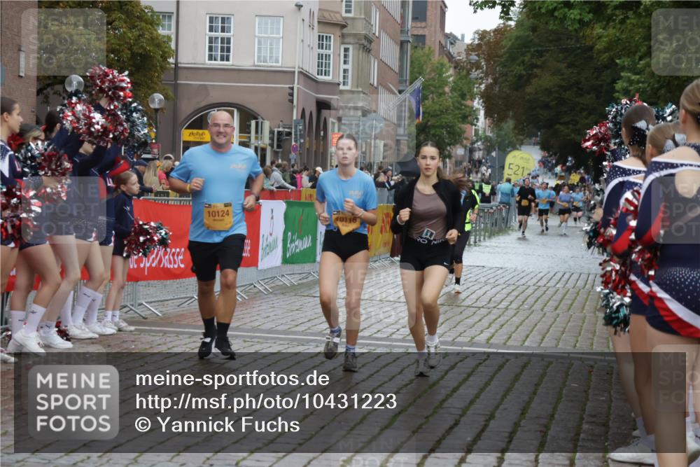 13.09.2026 - Kiel Lauf Yannick Fuchs http://msf.ph/oto/10431223 13.09.2026 11:15:29 Ziel 155, 1246, 2401, 3087, 5327, 11871, 12831, 12832, 12833, 12834, 2092, 2401, 10116, 10124, 9175, 5601, 9273 meine-sportfotos.de
