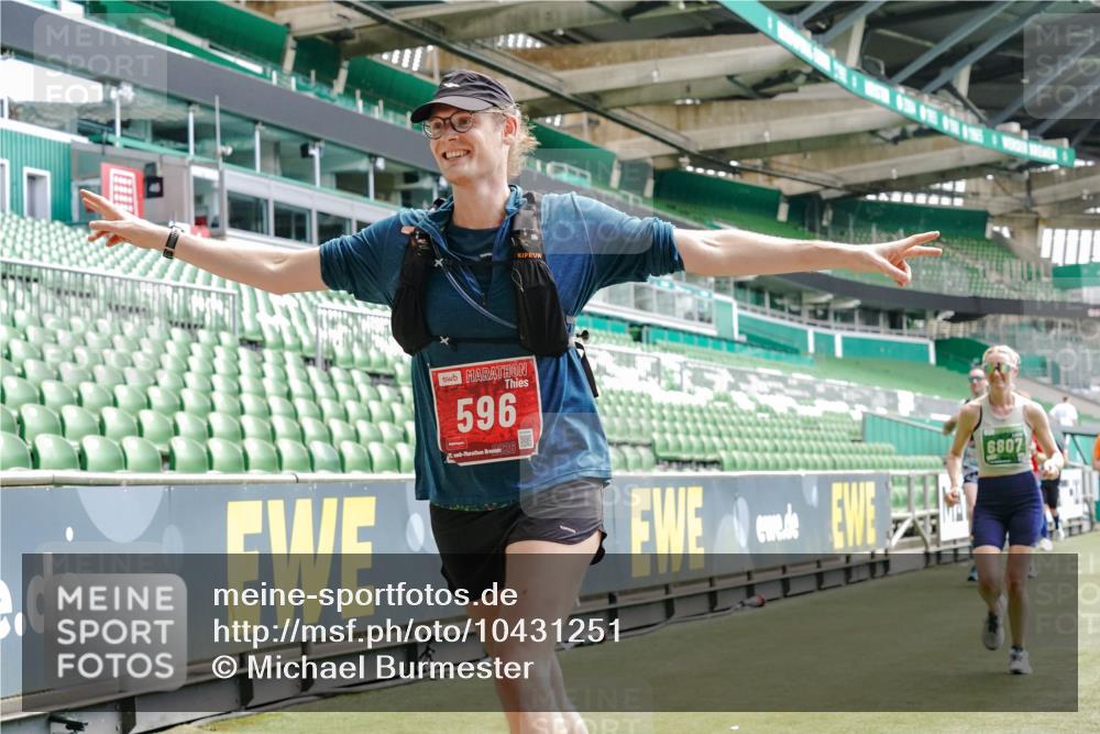 13.09.2026 - 21. swb-Marathon Bremen Michael Burmester http://msf.ph/oto/10431251 13.09.2026 13:04:09 Laufen im Stadion 178, 209, 210, 488, 534, 565, 596, 725, 762, 881, 940, 1014, 1239, 1307, 1343, 1373, 1456, 1458, 1460, 1479, 1611, 1649, 1653, 1656, 1687, 1771, 1941, 2023, 2223, 2276, 2369, 2421, 2430, 2434, 2452, 2513, 2625, 2723, 2779, 2851, 2867, 2872, 2891, 2900, 2910, 2919, 2934, 2957, 2977, 3028, 3114, 3135, 3217, 3320, 3360, 3402, 3419, 3425, 3454, 3460, 3496, 3510, 3521, 3576, 3579, 3585, 3597, 3618, 3796, 3846, 3859, 3909, 3938, 3970, 3983, 4077, 4133, 242 meine-sportfotos.de