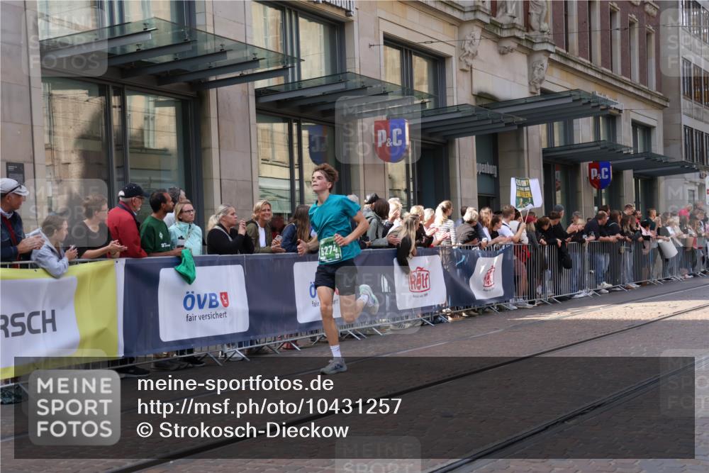 13.09.2026 - 21. swb-Marathon Bremen Strokosch-Dieckow http://msf.ph/oto/10431257 13.09.2026 13:11:04 Ziel 382, 1349, 2087, 3440, 3448, 3484, 3899, 4429, 6274, 7109, 8474, 8982, 9291, 9618, 9762, 335, 384, 697, 1385, 1498, 2021, 2347, 2759, 3484, 3647, 4023, 4475, 4571, 5079, 5155, 5168, 5314, 5387, 6471, 6657, 7115, 7136, 8183, 9410, 9622, 9659, 13248 meine-sportfotos.de